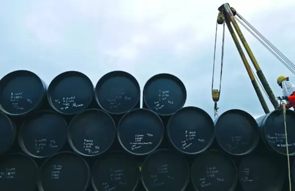 La OPEP aprieta el freno por excedente de petróleo que amenaza los precios en 2026: qué pasará con Argentina