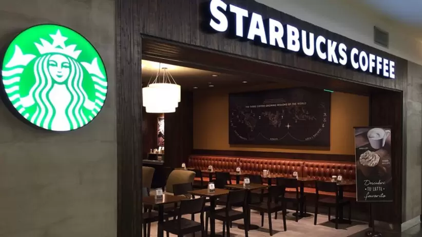 Starbucks es una de las empresas afectadas por la cada del consumo derivada de la pandemia.