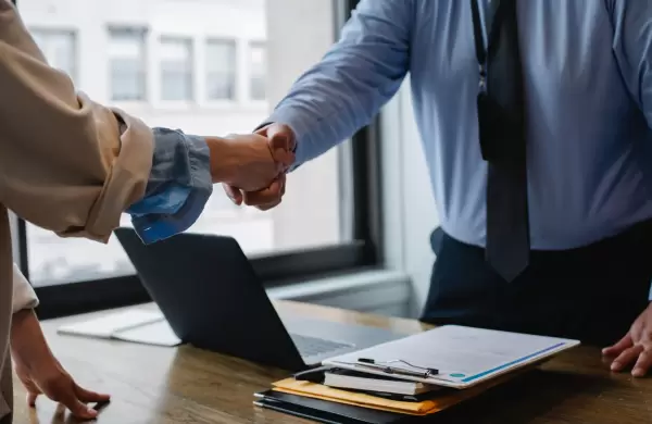 El poder de la persuasión y el arte de lidiar con clientes difíciles