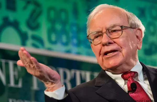 Tras los pasos de Buffett: las dos empresas que pronto podrían unirse al "club del billón de dólares"