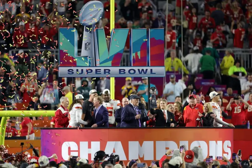 La familia Hunt de US$ 20,5 mil millones acaba de ganar el Super Bowl.