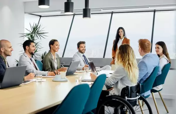 Mujeres en los directorios: por qué el techo invisible es un problema de poder