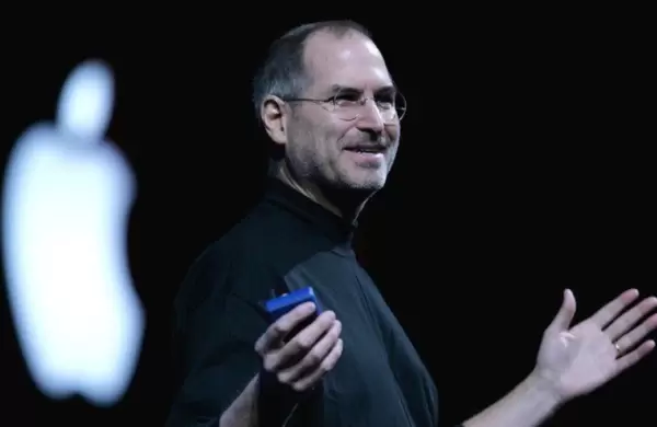 50 años mordiendo una manzana: Apple lleva su secreto estético hacia la era de la IA