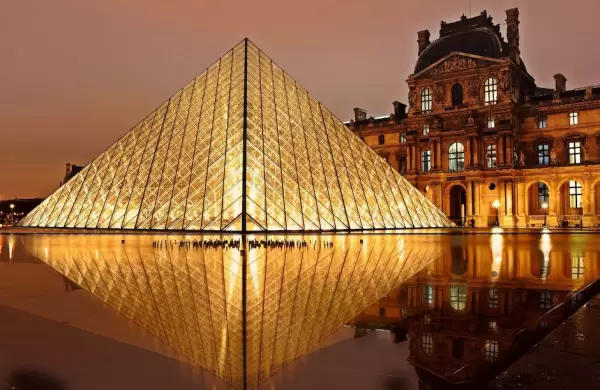 La galería del Louvre que reabre después del robo millonario de las joyas de la Corona francesa