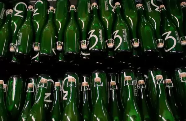 Así es "Bottle Conditioned", la película que retrata lo que sucede en gran parte del mundo corporativo