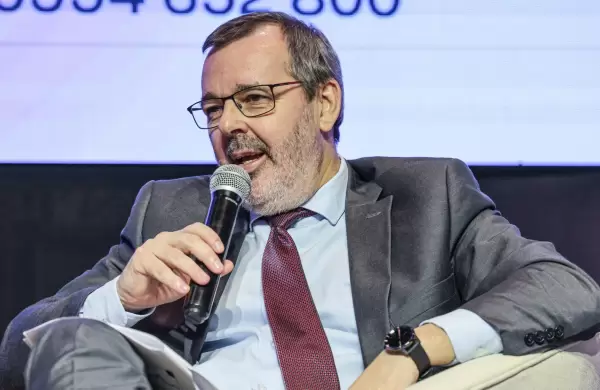 “Están dadas las condiciones para que Paraguay destaque en el plano internacional” Carlos Carvallo presidente del Banco Central