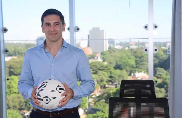 Del mundo del fútbol a experto en finanzas