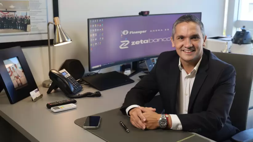 Hugo Martinez, Director Zeta Banco