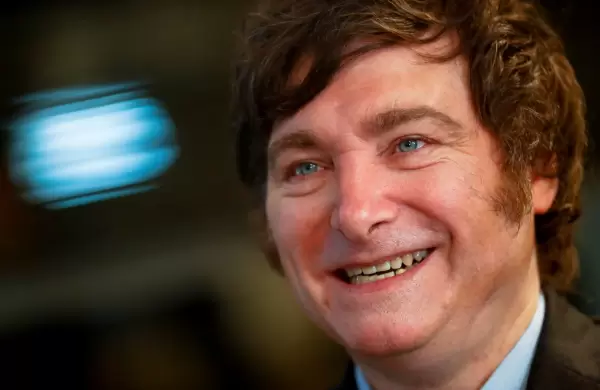 El Financial Times inglés destaca "la liberación del peso" en Argentina y el "riesgo calculado en un horizonte con elecciones"