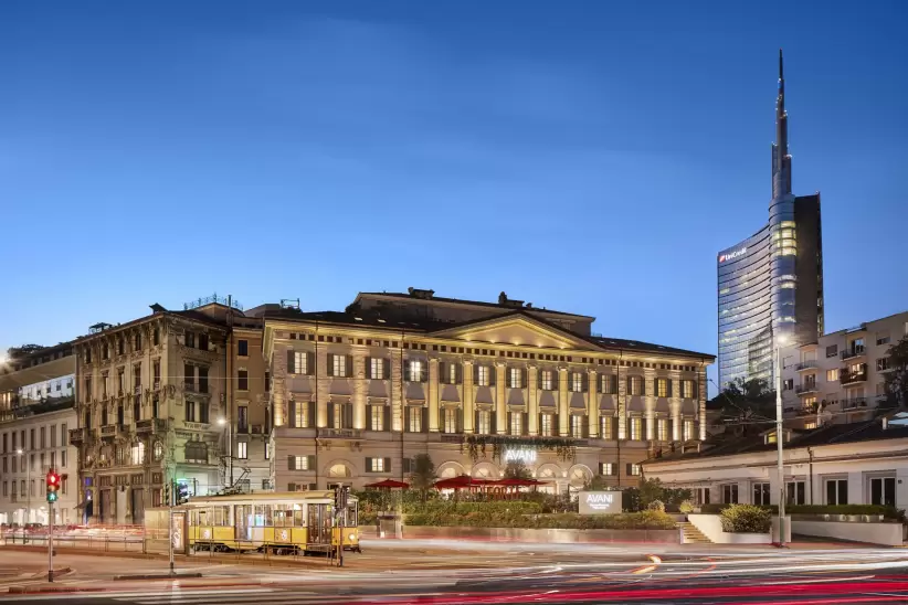 avani_palazzo_moscova_milan_hotel_facade_overview_street-4175x2783