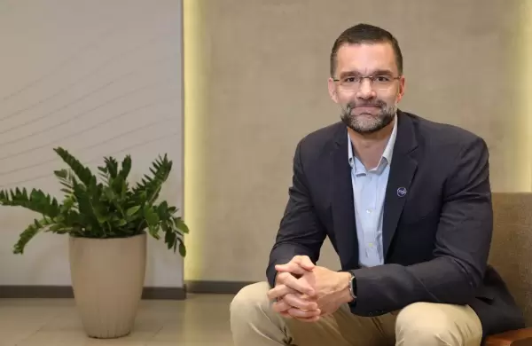 De basquetbolista profesional a CEO de Tigo, la historia de Roberto Laratro
