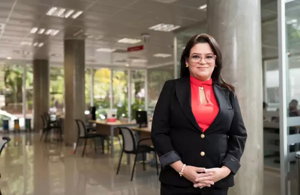 Desde la base hasta el mando, el viaje del CEO de Raquel Riveros