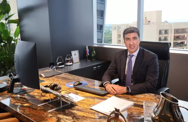 Invirtiendo en la transformación física y digital