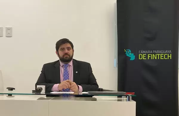 Bitcoin rompe la barrera de los US$ 100.000: conoce al paraguayo "criptomillonario" (empezó a invertir cuando estaba en US$ 200)