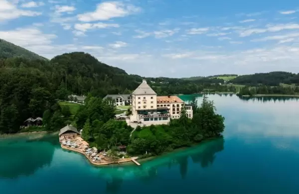 Dónde queda y cuánto sale hospedarse en este castillo convertido en hotel de lujo