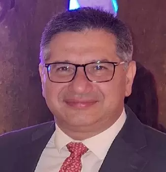 Óscar López, gerente de post venta.
