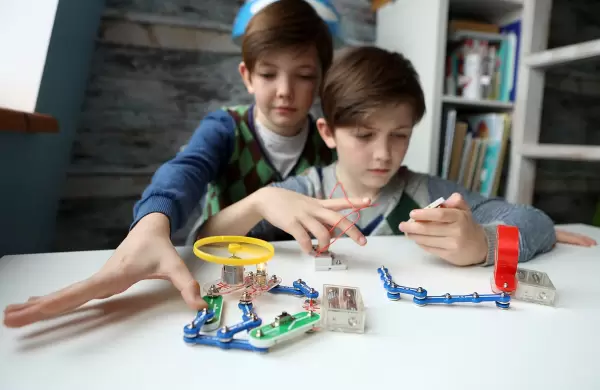 Robótica, Ciencia e IA: Cómo es la escuela que creó Elon Musk y abrió la convocatoria a estudiantes