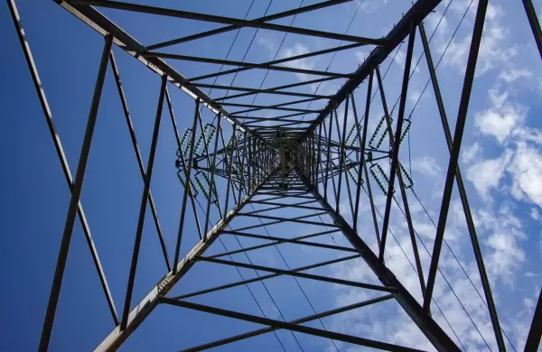 Demanda eléctrica crece a dos dígitos y acelera el desafío energético de Paraguay