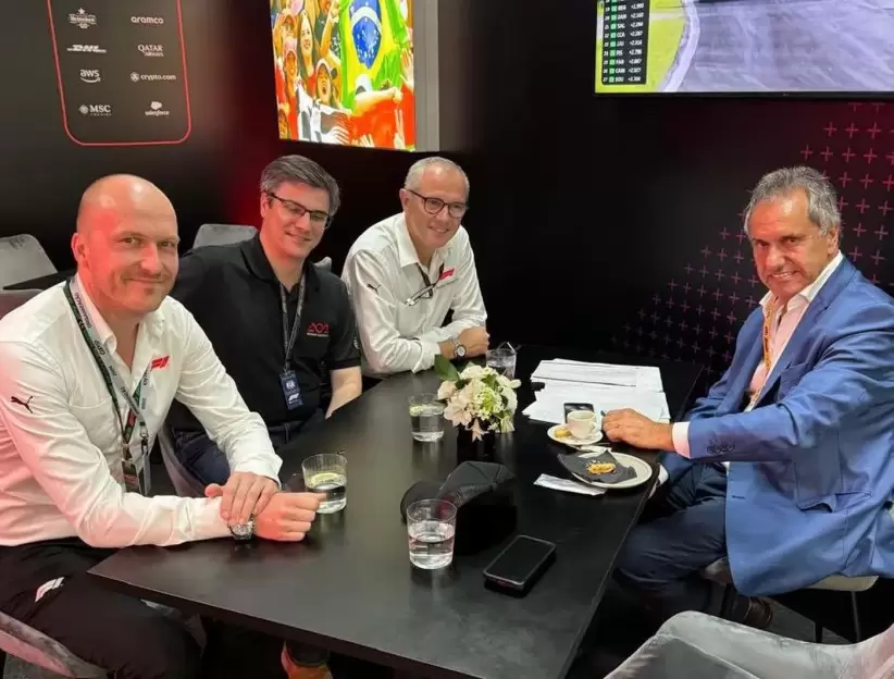 Daniel Scioli,  César Carman,  Stefano Domenicali. reunión Fórmula 1