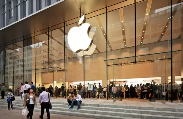Efecto aranceles: las acciones de Apple caen tras la amenaza de Trump de cargar al iPhone con un impuesto de 25%