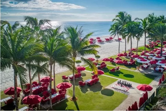 La icónica escena playera de Acqualina.