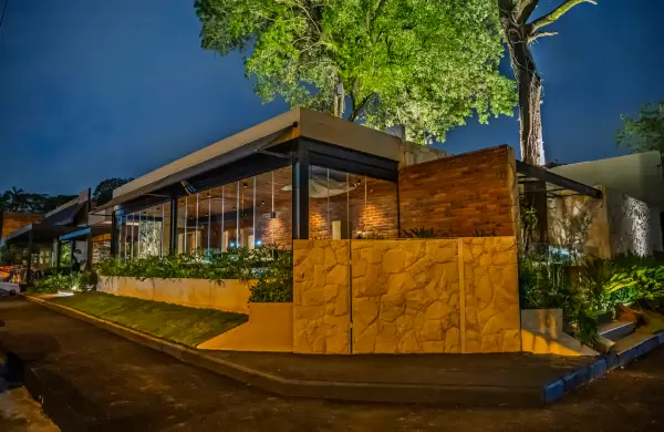 Nuevo polo gastronómico abre en emblemática esquina de Villa Morra
