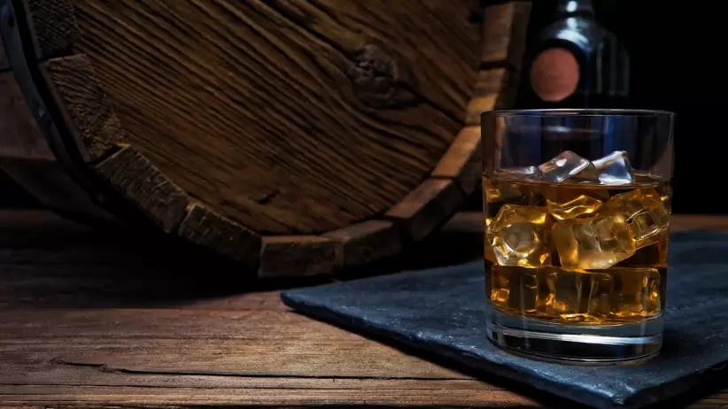 Whisky con hielo