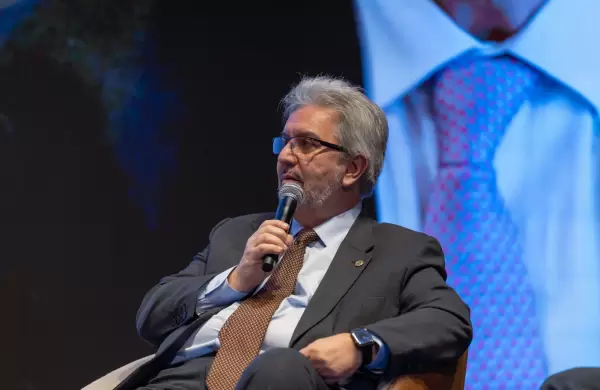Paraguay puede crecer al doble y tener un desarrollo más ambicioso, según Enrique Duarte