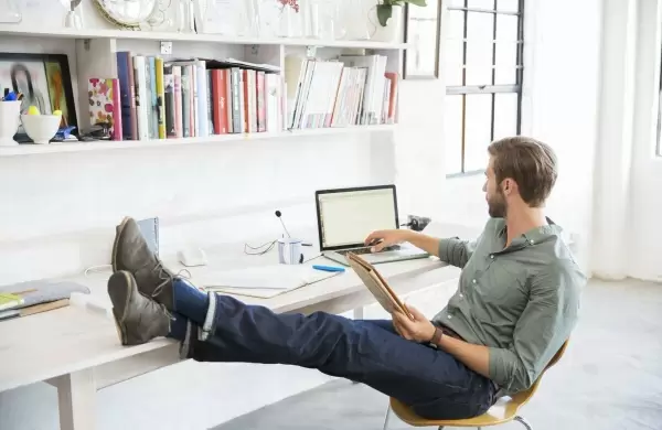 Cuatro claves: lo que todo joven debe hacer  para triunfar en un mercado laboral tomado por la IA