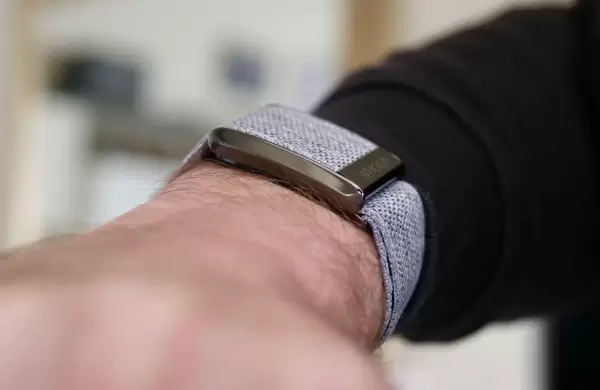 Whoop: ¿Qué es y para qué sirve la pulsera que usan los referentes del país?