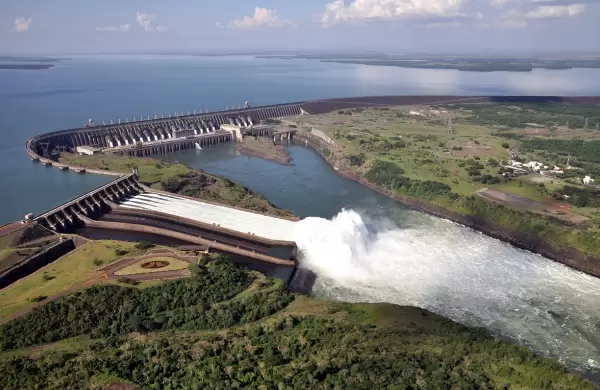 Crisis energética en puerta: "Es imperativo avanzar hacia un modelo energético más diversificado y resiliente", según el Ingeniero Ángel María Recalde