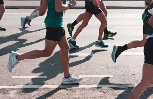Running desde cero: todo lo que necesitas saber sobre costos, equipo y entrenamiento