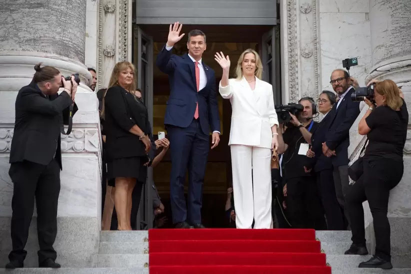Santiago Peña, presidente de Paraguay y su esposa Leticia Ocampos. Foto: Nicolás Garrido.