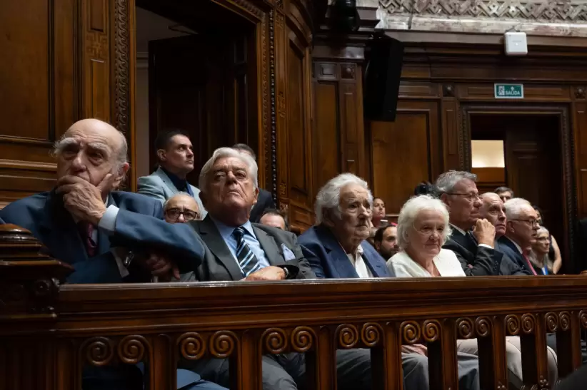 Los expresidentes Sanguinetti, Lacalle Herrera y Mujica en la asunción de Orsi. FOTO: Departamento de Fotografía del Parlamento