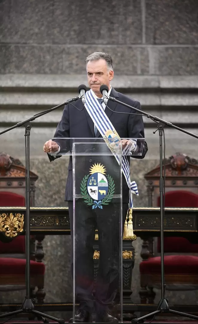 Yamandú Orsi durante su discurso como nuevo presidente de la República Oriental del Uruguay. Foto: Nicolás Garrido.