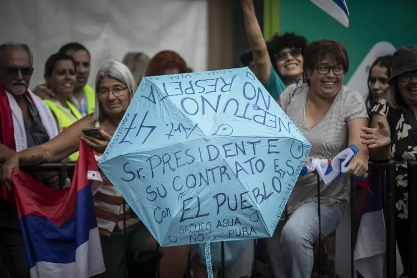 Pedido a favor del agua en la asunción del 1° de marzo. Foto: Nicolás Garrido.