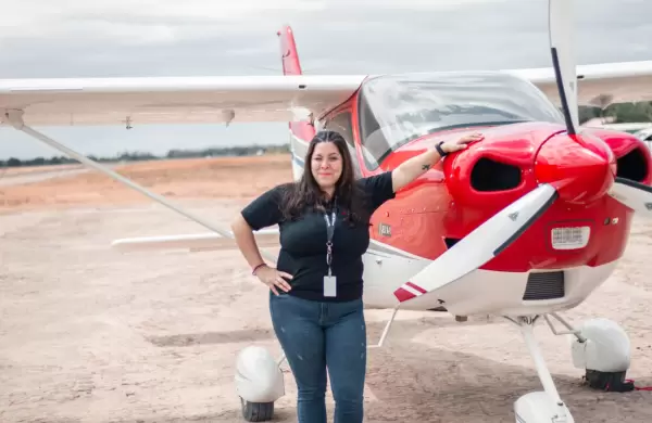 Es pionera en ensamblar aviones y proyecta que el rubro de la aviación crezca en nuestro país, conoce la historia de Mónica Estévez