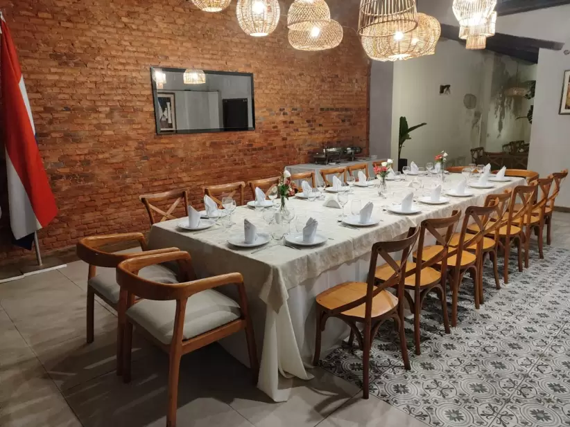 Fernando Espínola, Propietario del Restaurante Real
