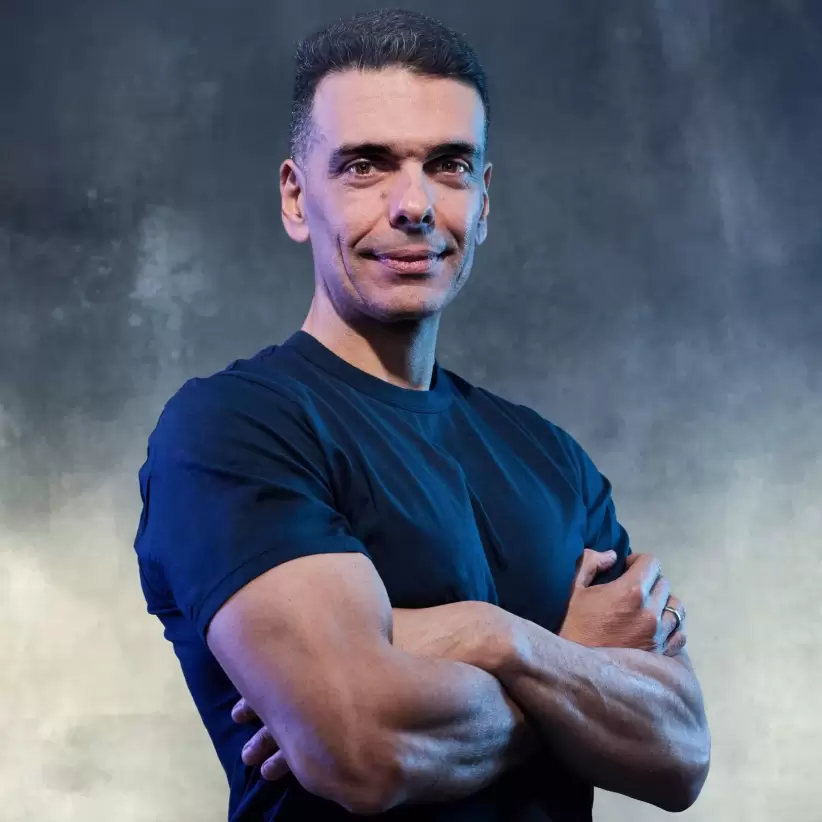 Una apuesta amistosa se convirtió en la prueba de concepto para la nueva empresa de Shalom Meckenzie, Amp Fitness, con sede en Nueva York