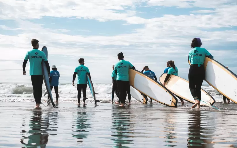 surf camp con Las Golondrinas