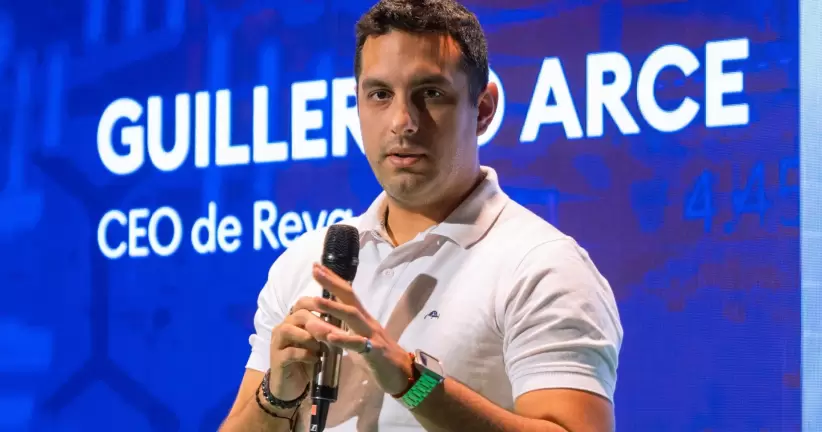 Guillermo Arce, Reva