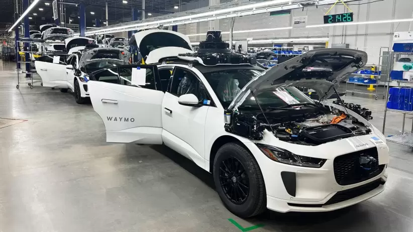 Los 1.500 robotaxis que actualmente opera Waymo ofrecen más de 250.000 viajes pagos por semana.