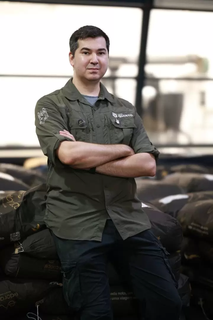 Carlos Quinto, Café Quinto