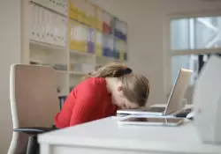 El impacto invisible del burnout en los más comprometidos y qué pueden hacer los líderes para frenarlo