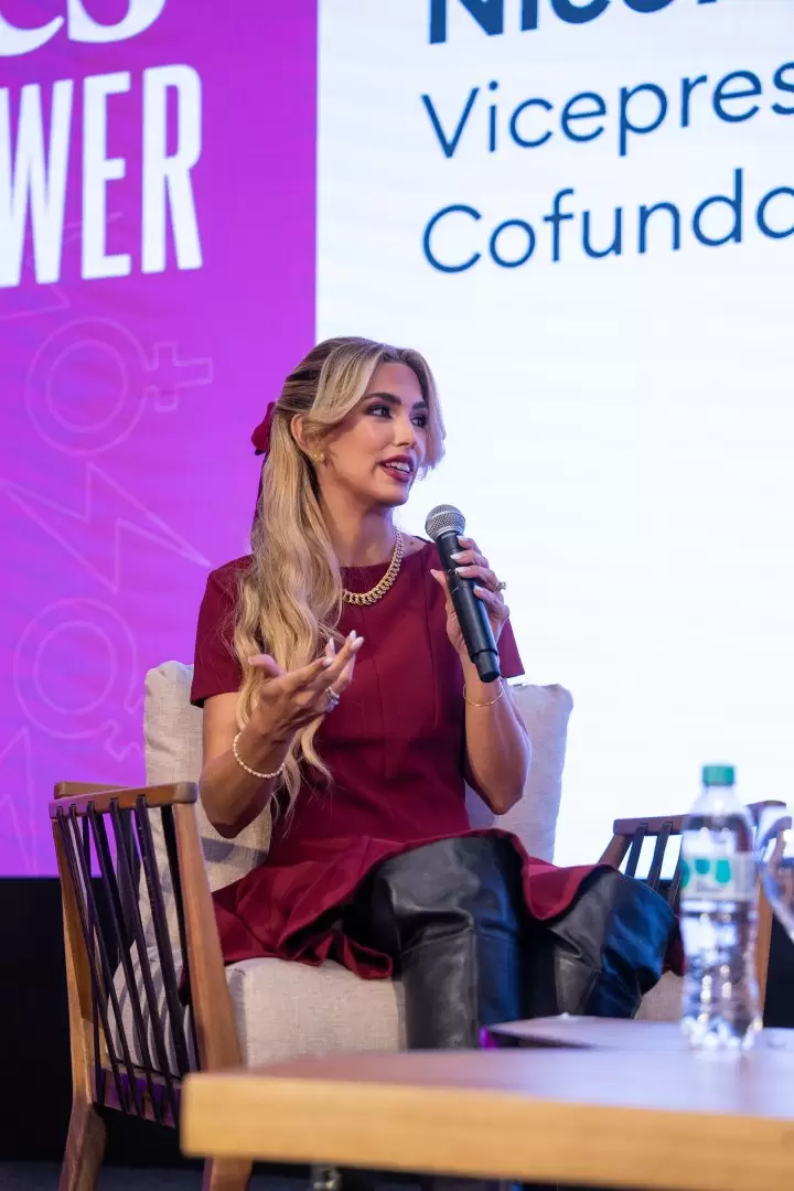 Nicole Cobelli, Vicepresidente y Cofundadora