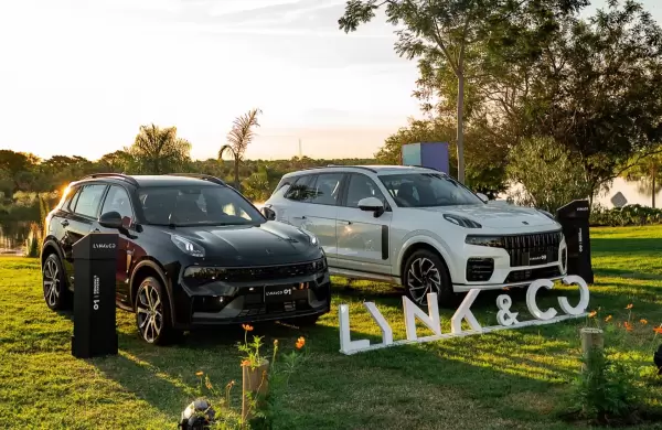 Con 55 años de experiencia, Automotor introduce Lynk & Co con una oferta de vehículos híbridos y premium