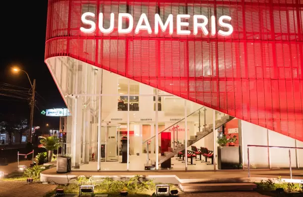 Concepción se tiñe de rojo y se convierte en territorio Sudameris