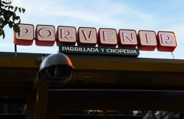 El Porvenir de la Patria: la fusión de dos tradiciones dan vida a un bar que rinde homenaje al encuentro paraguayo