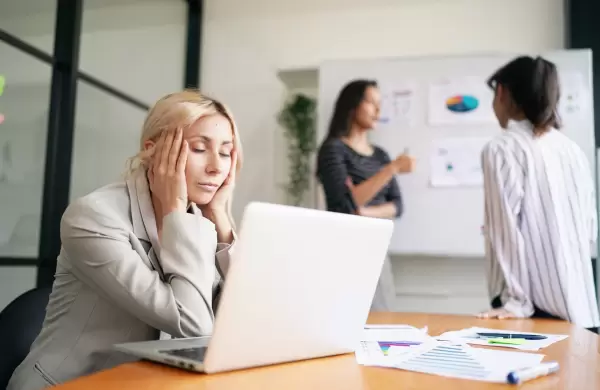 El riesgo profesional de decir siempre: "Sí, te ayudo"
