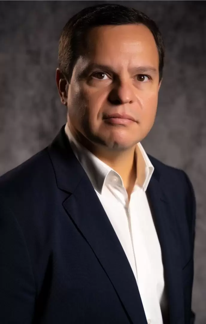 Ernesto Figueredo, Presidente de Raíces
